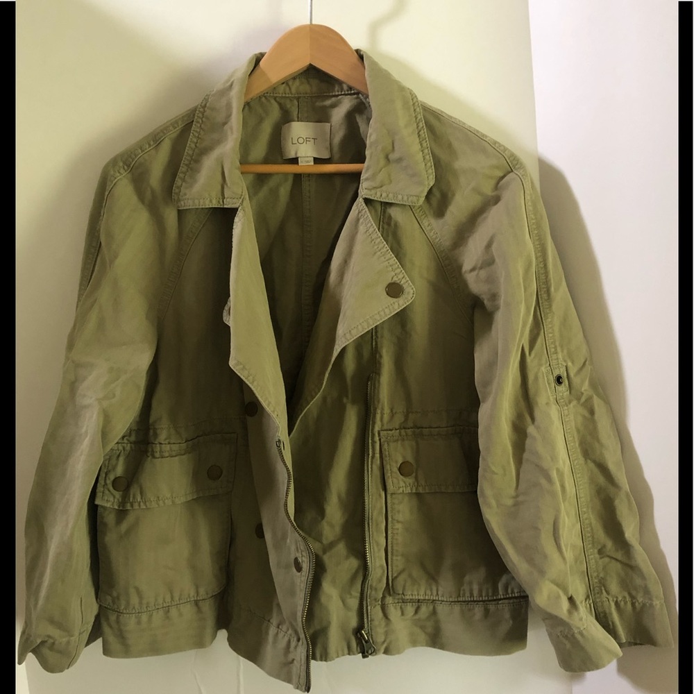 Loft Women’s size S denim blend short jacket